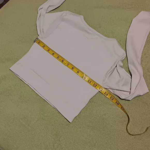 lululemon athletica Cream Ribbed Long-Sleeve Crop Top - Picture 8 of 12